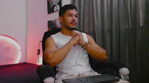 Snapshot of damiann_rees chatting on April 1, 2026, 1:01 pm instagram damiannreed. online show from April 1, 2026, 1:01 pm