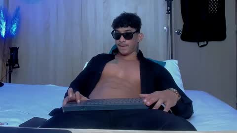 INSTAGRAM  DAMMIANMILLEROFICIAL online show from October 27, 2025, 9:52 pm