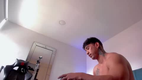 INSTAGRAM  DAMMIANMILLEROFICIAL online show from October 31, 2025, 6:53 pm