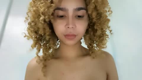 damnperfectxx online show from May 6, 2026, 2:19 am