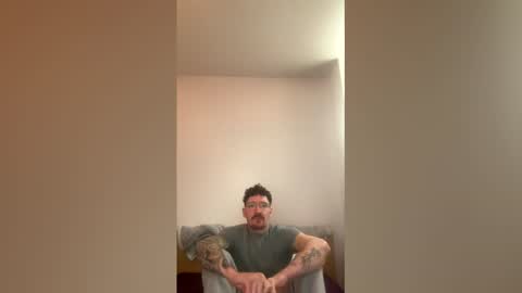 damo111694 online show from March 8, 2026, 9:51 pm