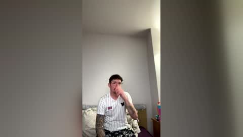 damo111694 online show from March 20, 2026, 10:25 pm