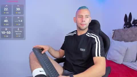 Snapshot of damon_baker0 chatting on November 14, 2025, 3:44 pm Damon bakert online show from November 14, 2025, 3:44 pm