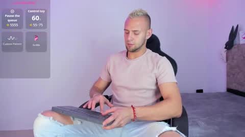 Snapshot of damon_baker0 chatting on January 6, 2026, 6:33 pm Damon bakert online show from January 6, 2026, 6:33 pm