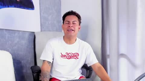 DAMON  online show from April 18, 2026, 7:18 pm