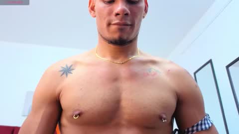 Snapshot of damonblackj chatting on October 27, 2025, 8:35 pm Damon online show from October 27, 2025, 8:35 pm