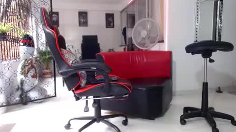 damyan_2003 online show from January 3, 2025, 1:03 pm