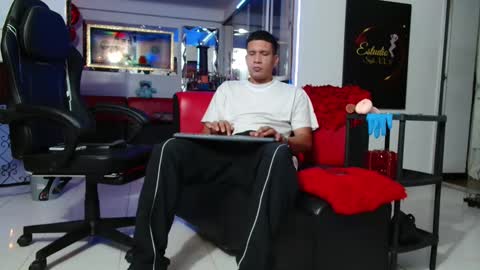 damyan_2003 online show from November 15, 2025, 3:15 am