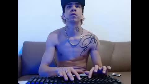 dan_jonson15 online show from October 16, 2025, 1:28 am