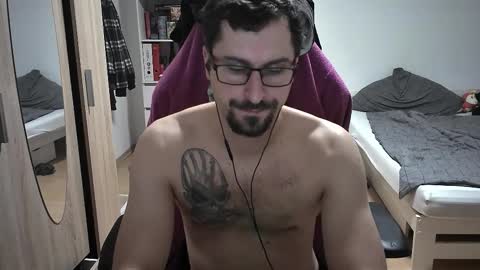 Snapshot of dan_the_man405 chatting on December 14, 2025, 9:19 pm King Dan online show from December 14, 2025, 9:19 pm