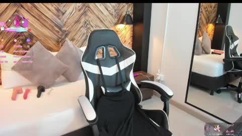 D A N A  online show from March 30, 2026, 2:18 pm