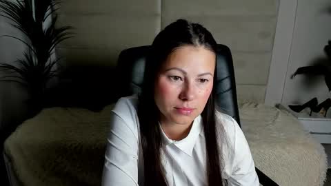 Dana Dom online show from October 6, 2025, 2:09 am