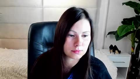 Dana Dom online show from October 19, 2025, 2:12 am