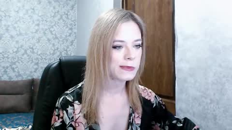 Dana SmileX online show from April 25, 2026, 7:33 pm