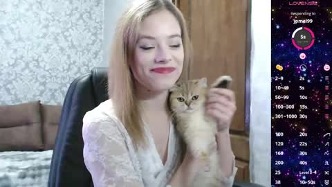 Snapshot of dana_smilex chatting on June 2, 2026, 7:27 pm Dana SmileX online show from June 2, 2026, 7:27 pm