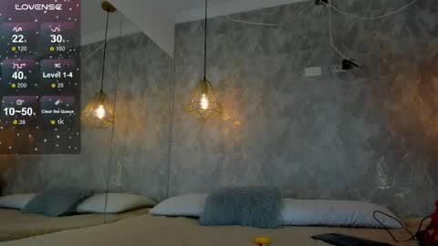    online show from April 19, 2026, 10:12 pm