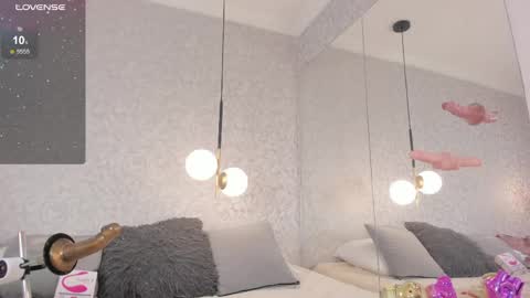    online show from April 20, 2026, 9:49 pm