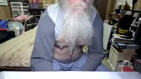 Snapshot of danagm chatting on December 15, 2025, 4:11 pm Dana online show from December 15, 2025, 4:11 pm