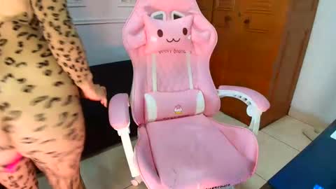 Danella Houston online show from December 16, 2025, 5:51 pm