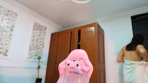 Danella Houston online show from December 18, 2025, 5:52 pm