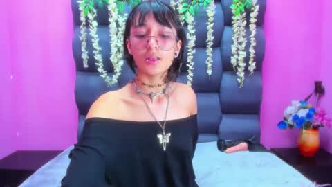 dani_dream online show from October 9, 2025, 2:04 pm