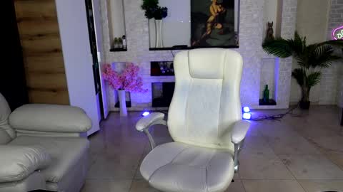 dani_kittys online show from April 11, 2026, 8:40 am