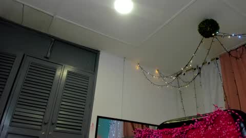 dani_lue online show from December 13, 2024, 2:38 pm