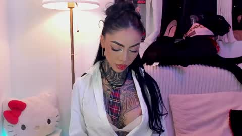 Snapshot of dani_valen chatting on June 30, 2026, 1:06 am Dani online show from June 30, 2026, 1:06 am