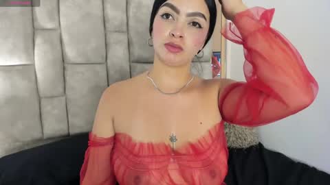 danicaa_sweet online show from May 25, 2026, 8:37 pm