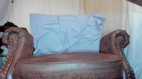 danidollxxx online show from February 15, 2025, 9:38 am