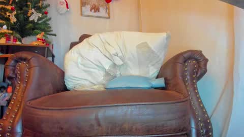 danidollxxx online show from December 18, 2025, 4:40 am