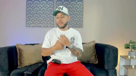 daniel_kingxxx online show from February 28, 2026, 12:50 pm