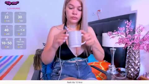 daniela online show from March 29, 2026, 1:11 pm