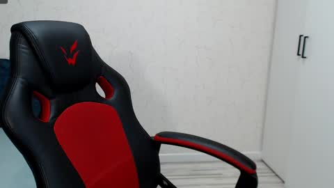 Daniella Martin online show from December 18, 2024, 3:04 am