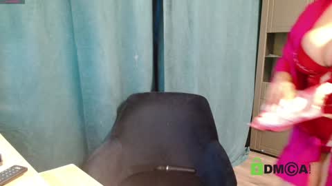 JessicaWhite online show from December 12, 2024, 9:30 am