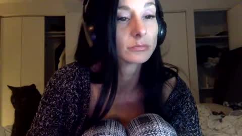 daniellbisous online show from November 23, 2025, 7:30 am