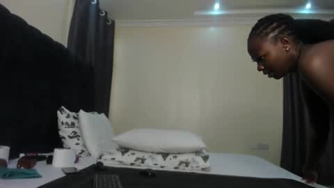 Snapshot of danielle_rock chatting on February 12, 2025, 5:58 am danielle_rock online show from February 12, 2025, 5:58 am