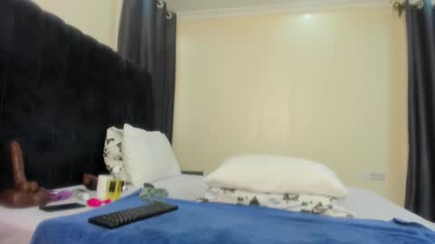 Snapshot of danielle_rock chatting on February 23, 2025, 9:33 am danielle_rock online show from February 23, 2025, 9:33 am