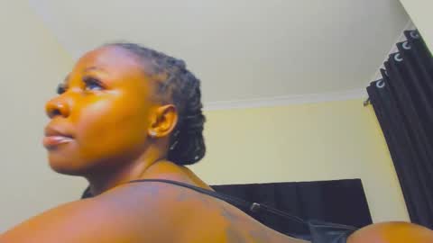 Snapshot of danielle_rock chatting on October 10, 2025, 6:29 pm danielle_rock online show from October 10, 2025, 6:29 pm