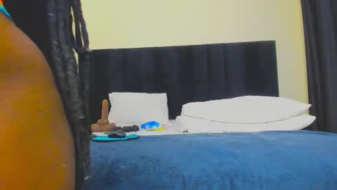 Snapshot of danielle_rock chatting on October 14, 2025, 10:43 pm danielle_rock online show from October 14, 2025, 10:43 pm