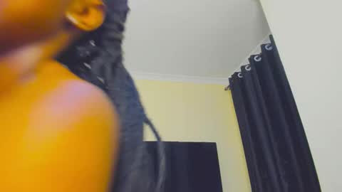 Snapshot of danielle_rock chatting on October 16, 2025, 9:05 pm danielle_rock online show from October 16, 2025, 9:05 pm