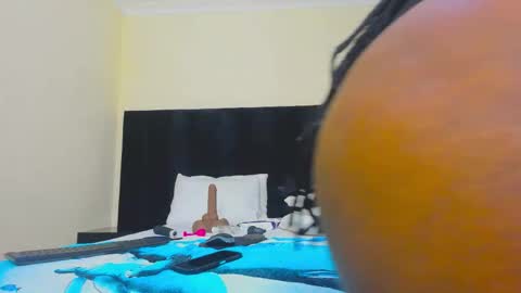 Snapshot of danielle_rock chatting on November 3, 2025, 8:32 pm danielle_rock online show from November 3, 2025, 8:32 pm