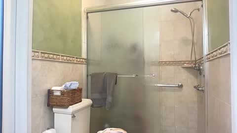 daniellealexa online show from December 25, 2024, 12:26 pm