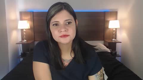 daniellerain online show from November 2, 2025, 5:37 pm