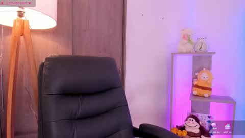 Danielle Rose online show from October 28, 2025, 10:01 pm