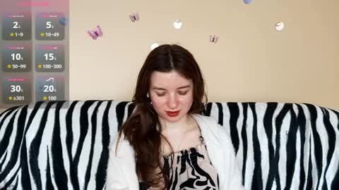 Mia online show from April 21, 2026, 1:39 pm