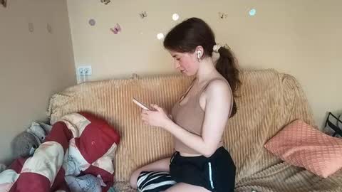 Snapshot of daniellevaulet chatting on May 11, 2026, 4:04 pm Mia online show from May 11, 2026, 4:04 pm