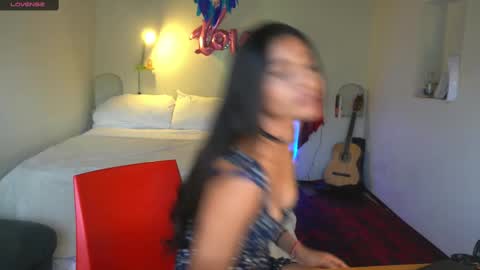 danalle .. online show from February 25, 2025, 9:35 pm