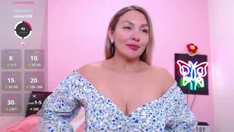 Snapshot of danika_bellaa chatting on April 26, 2026, 11:57 pm K A R O L online show from April 26, 2026, 11:57 pm