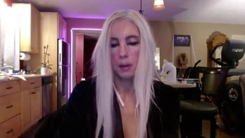 DanikaWhite69 online show from April 22, 2026, 3:02 pm